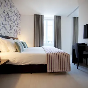 4* Szálloda Internacional Design